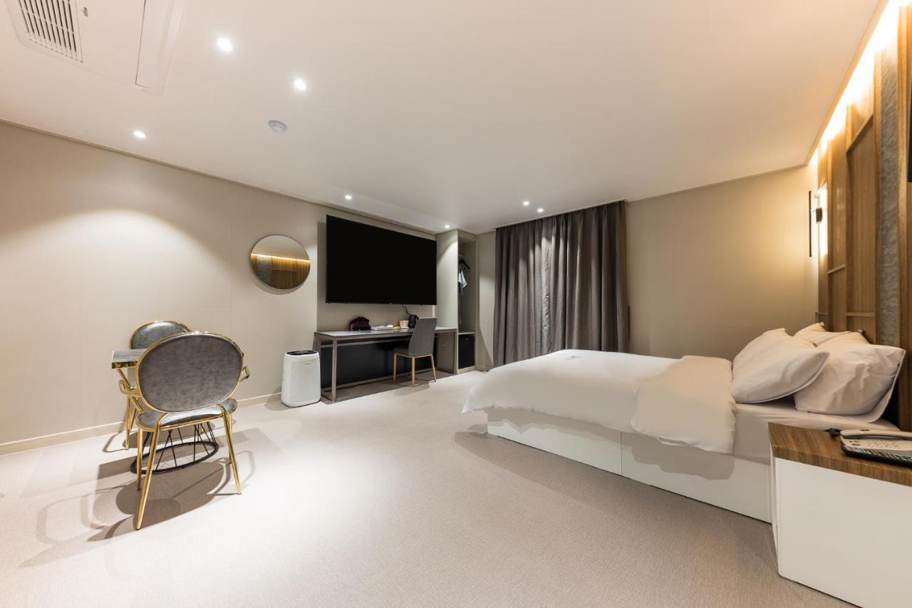 Hotel Lium Cheonan Exterior photo