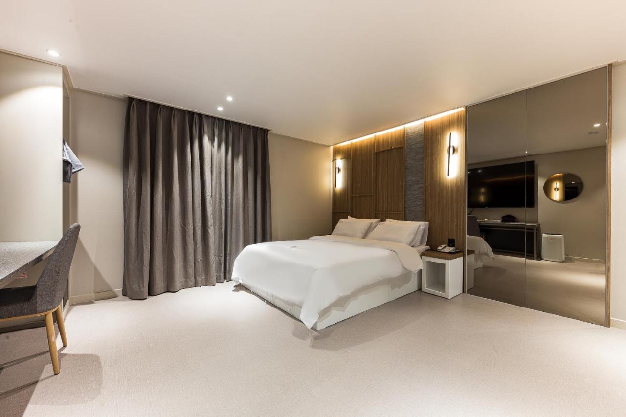 Hotel Lium Cheonan Exterior photo