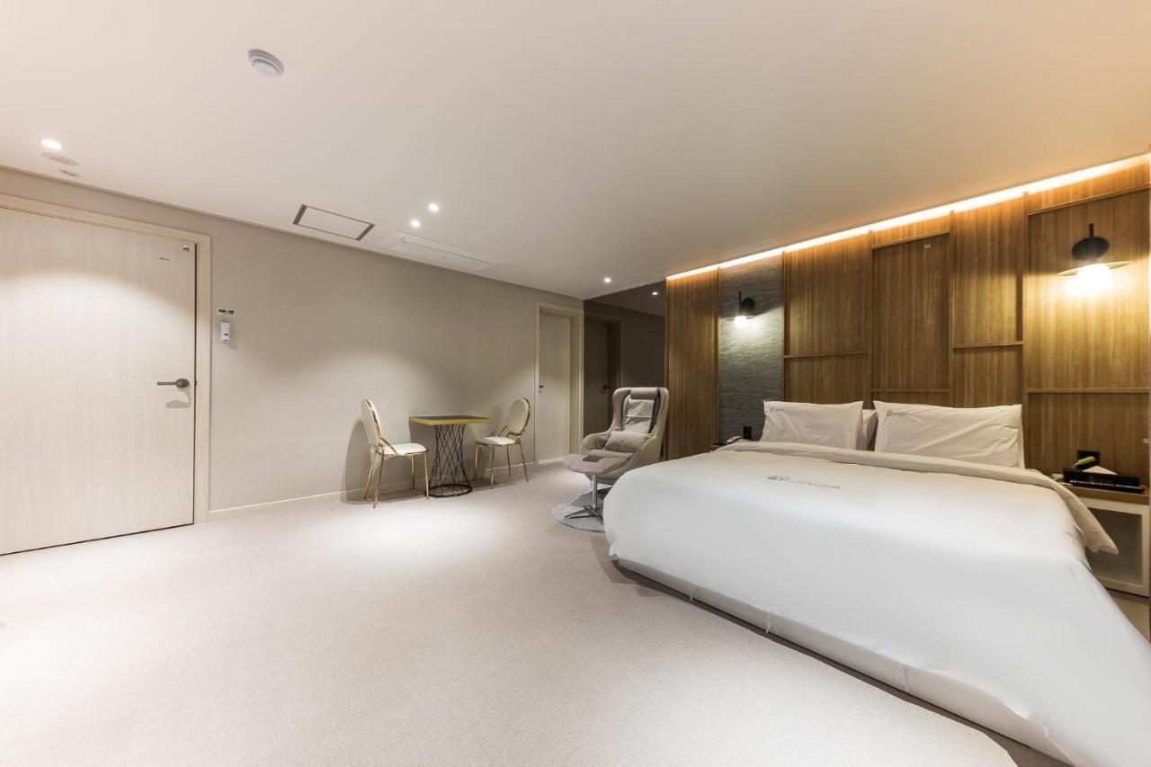 Hotel Lium Cheonan Exterior photo